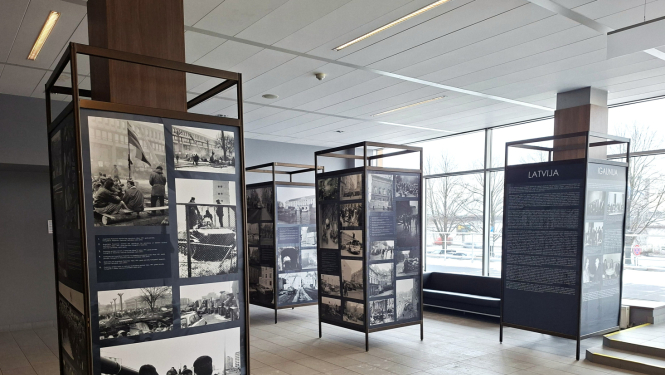 Barikāžu laika foto izstāde Zemkopības ministrijā