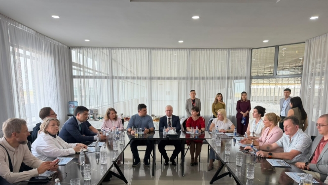 Zemkopības ministrijas un Latvijas uzņēmēju delegācija tiekoties ar Karagandas lidostas pārstāvjiem 
