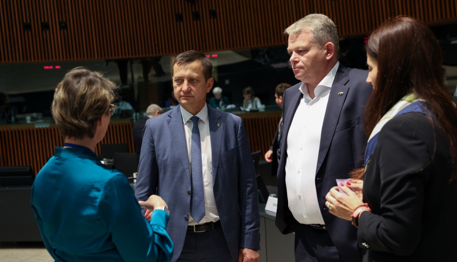 Zemkopības ministrs Armands Krauze sarunājas ar kolēģiem Luksemburgā pirms ES lauksaimniecības un zivsaimniecības minsitru padomes