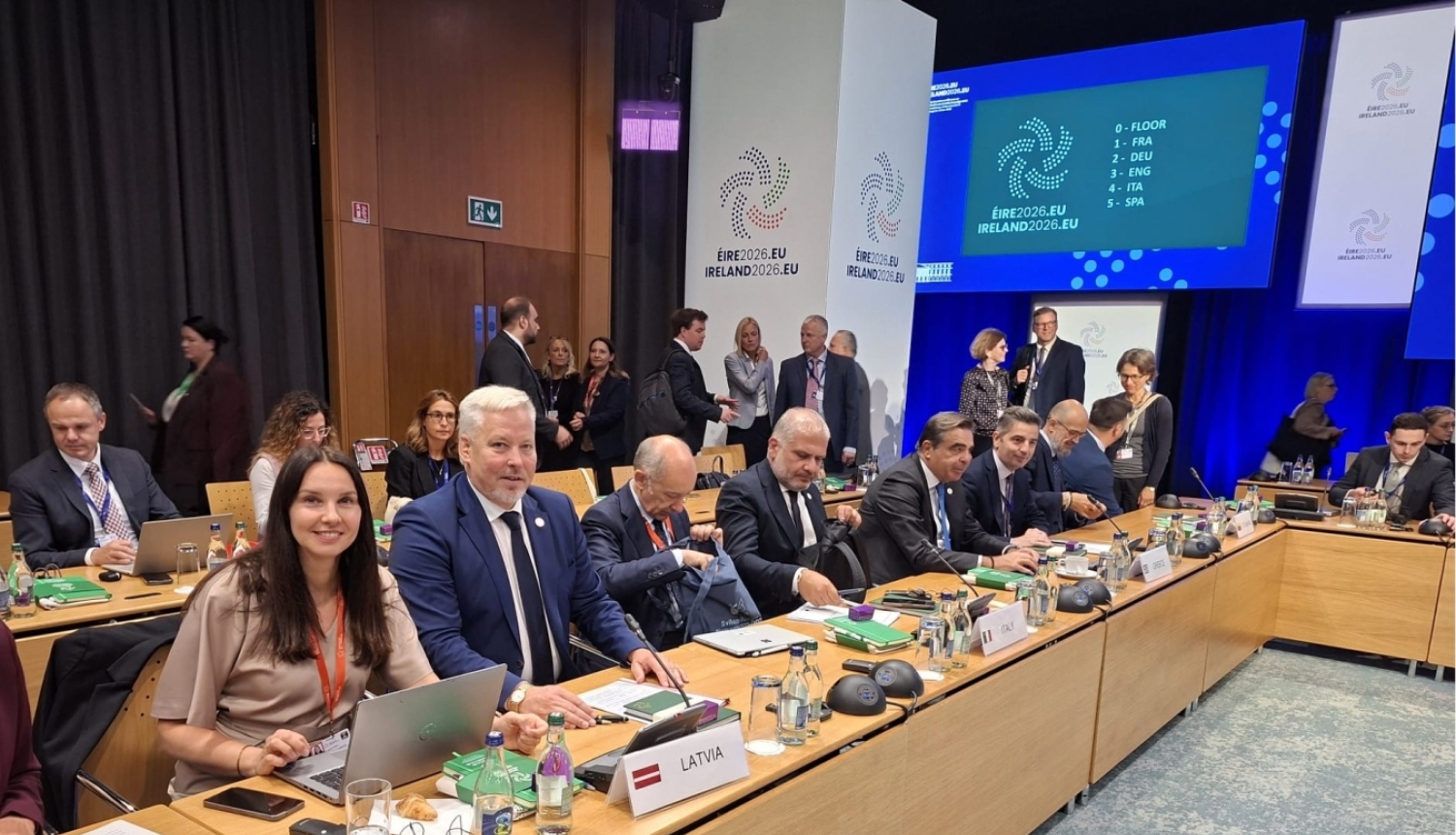 Zemkopības ministrijas parlamentārais sekretārs Normunds Šmits (otrais pa kreisi) ES lauksaimniecības ministru neformālajā sanāksmē Dublinā. 