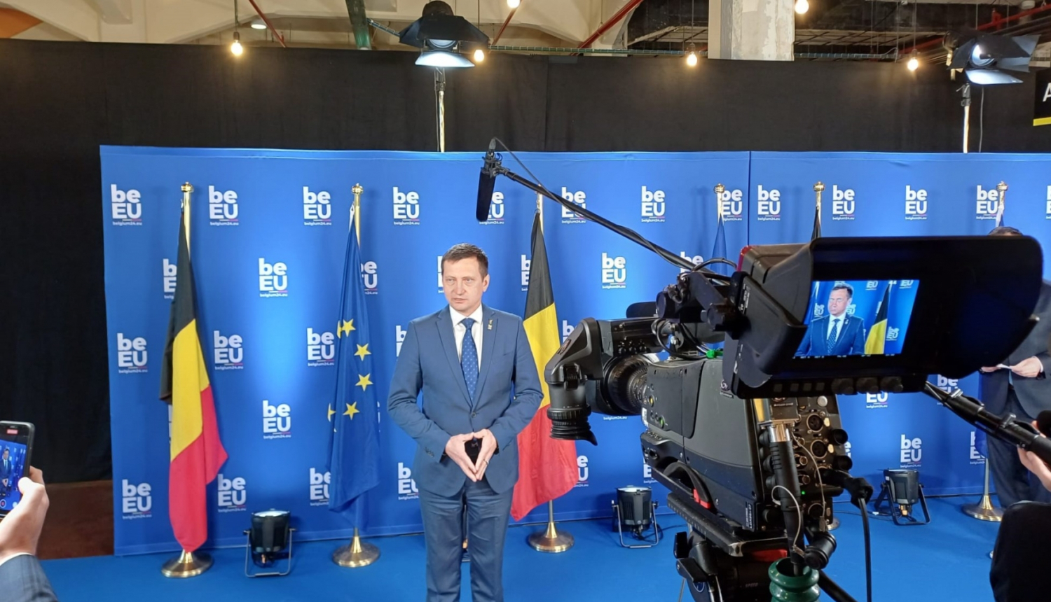 zemkopības ministrs Armands Krauze ES neformālajā lauksaimniecības ministru apdomē sniedz interviju žurnālistiem