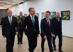 Valsts prezidents Edgars Rinkēvičs un zemkopības ministrs Armands Krauze