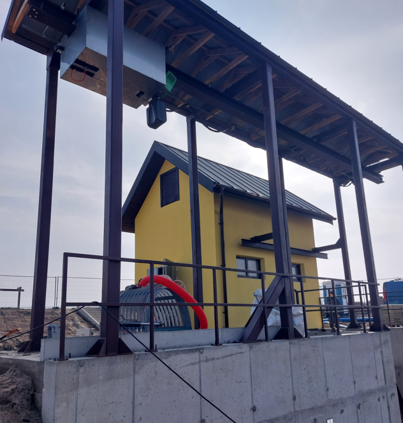 Dzeltena sūkņu stacijas māja