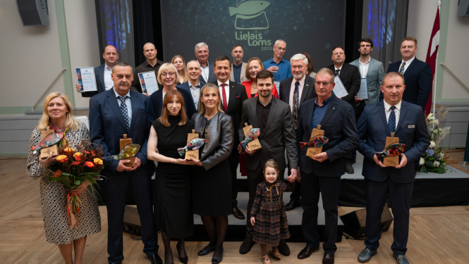 Lielais loms kopbilde