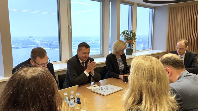 Ministrs tiekas ar Konkurences padomi