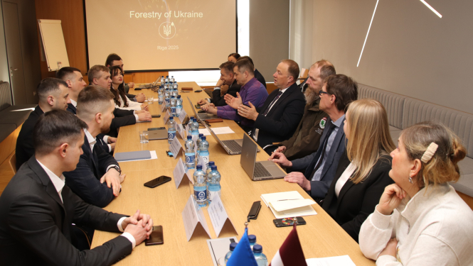 Zemkopības ministrijas valsts sekretārs Ģirts Krūmiņš tikšanās laikā ar Ukrainas delegāciju