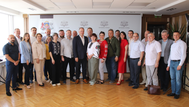 Latvijas un Ukraina delegācijas kopfoto