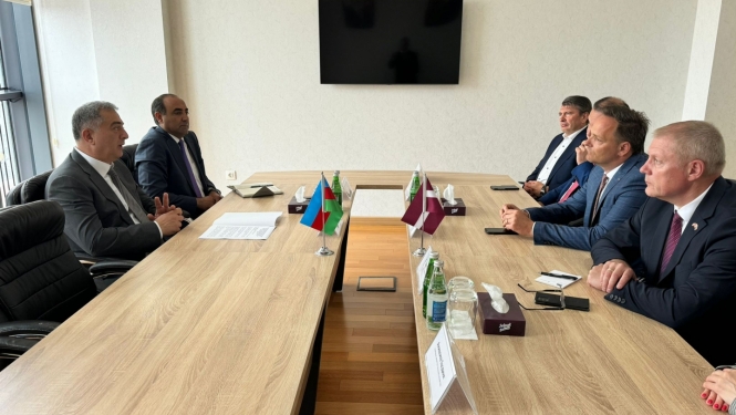Zemkopības ministrijas valsts sekretārs Raivis Kronbergs tiekas ar Azerbaidžānas pārstāvjiem