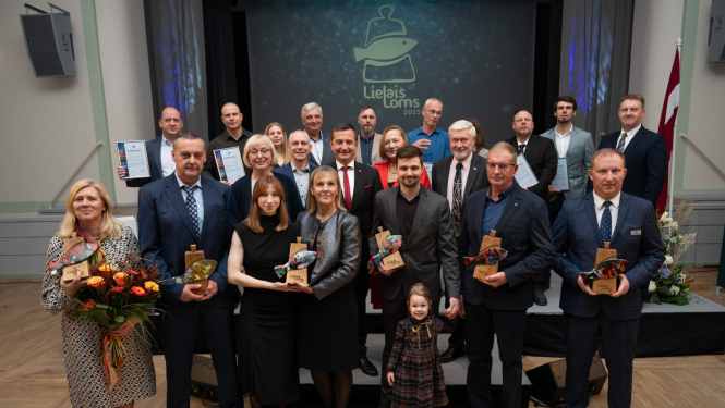 Lielais loms kopbilde