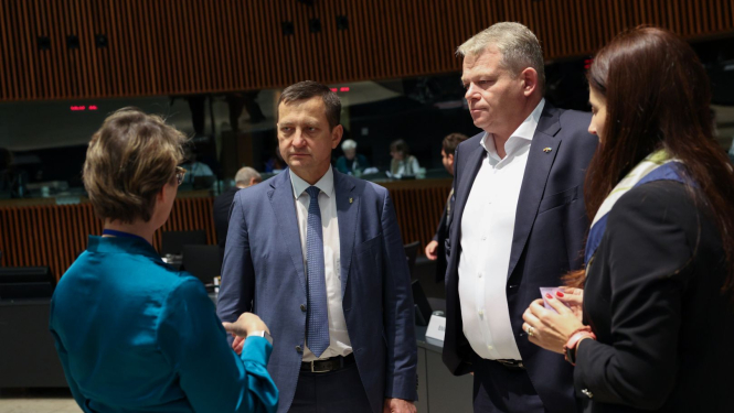 Zemkopības ministrs Armands Krauze sarunājas ar kolēģiem Luksemburgā pirms ES lauksaimniecības un zivsaimniecības minsitru padomes