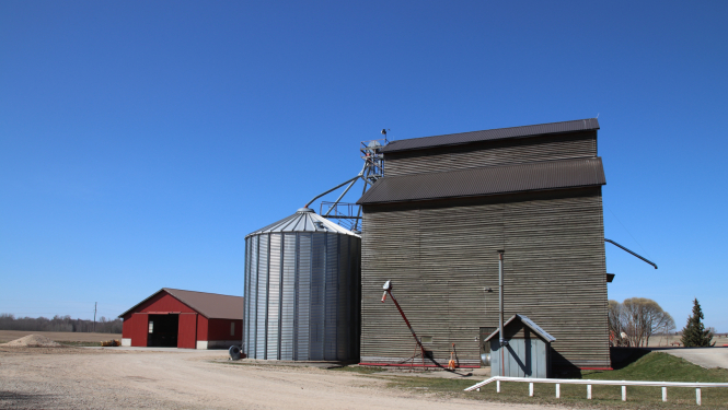 Lauksaimniecības tehniskā ēka