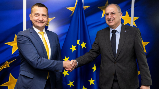 Zemkopības ministrs Armands Krauze Briselē ar ES zivsaimniecības un okeānu komisāru Kostas Kadis 