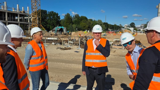 ZM pārstāvji Zirņu proteīna rūpnīcas būvlaukumā