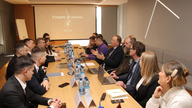 Zemkopības ministrijas valsts sekretārs Ģirts Krūmiņš tikšanās laikā ar Ukrainas delegāciju