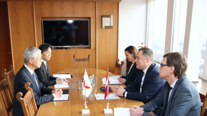Zemkopības ministrs tiekas ar Japānas vēstnieku