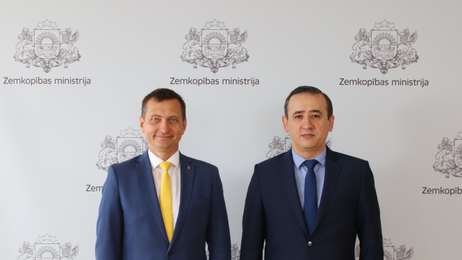 Minister of Agriculture Armands Krauze and Timur Rakhmanov, Ambassador of Uzbekistan to Latvia