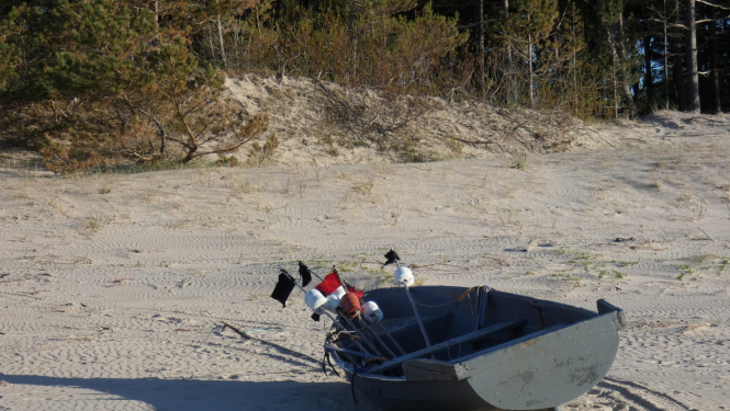 Zvejnieki velk laivu