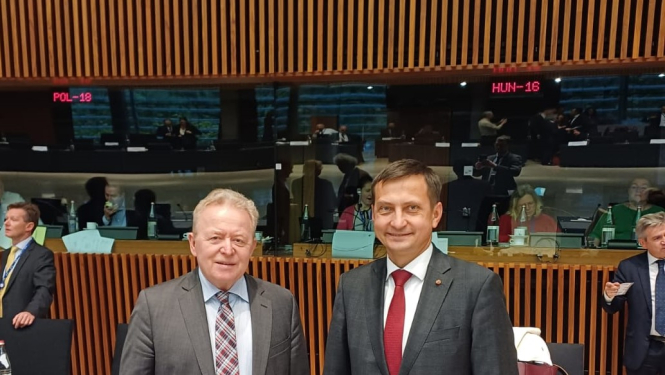 zemkopības ministrs Armands Krauze ES Lauksaimiecības un zivsaimniecības padomes sēžu zālē Luksemburgā