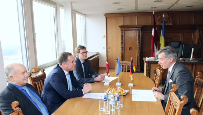 Zemkopības ministrs tiekas ar Vācijas vēstnieku