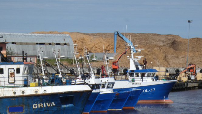 Zvejas kuģi ostā