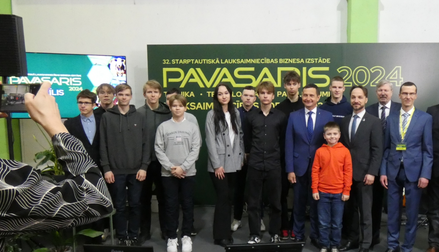 Zemkopības ministrs Armands Krauze ar ēnām piedalās lauksaimniecības izstādē Rāmavā