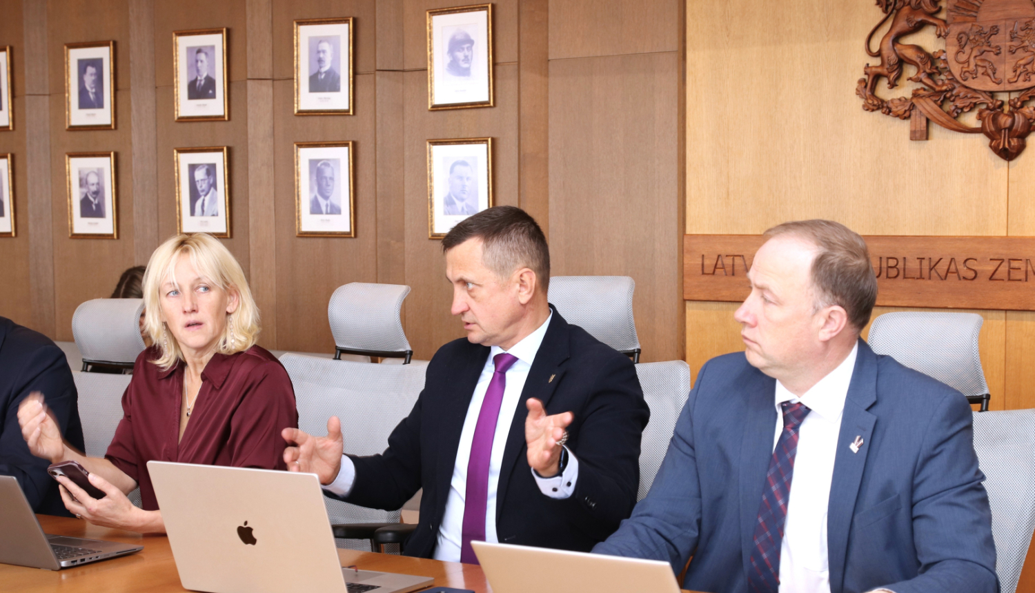 Zemkopības ministrs A.Krauze piedalās sanāksmē