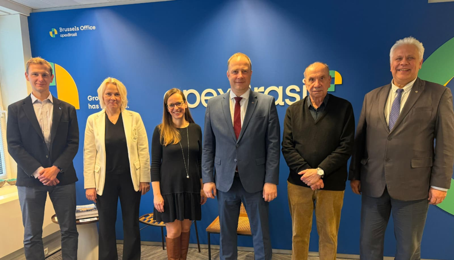 Amatpersonas tikšanās laikā