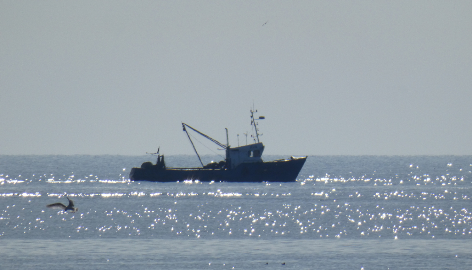 zvejas kuģis jūrā