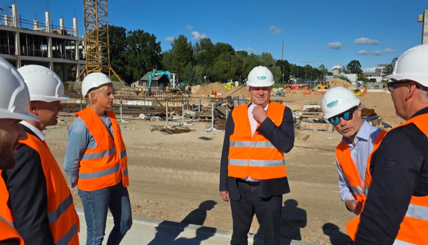 ZM pārstāvji Zirņu proteīna rūpnīcas būvlaukumā