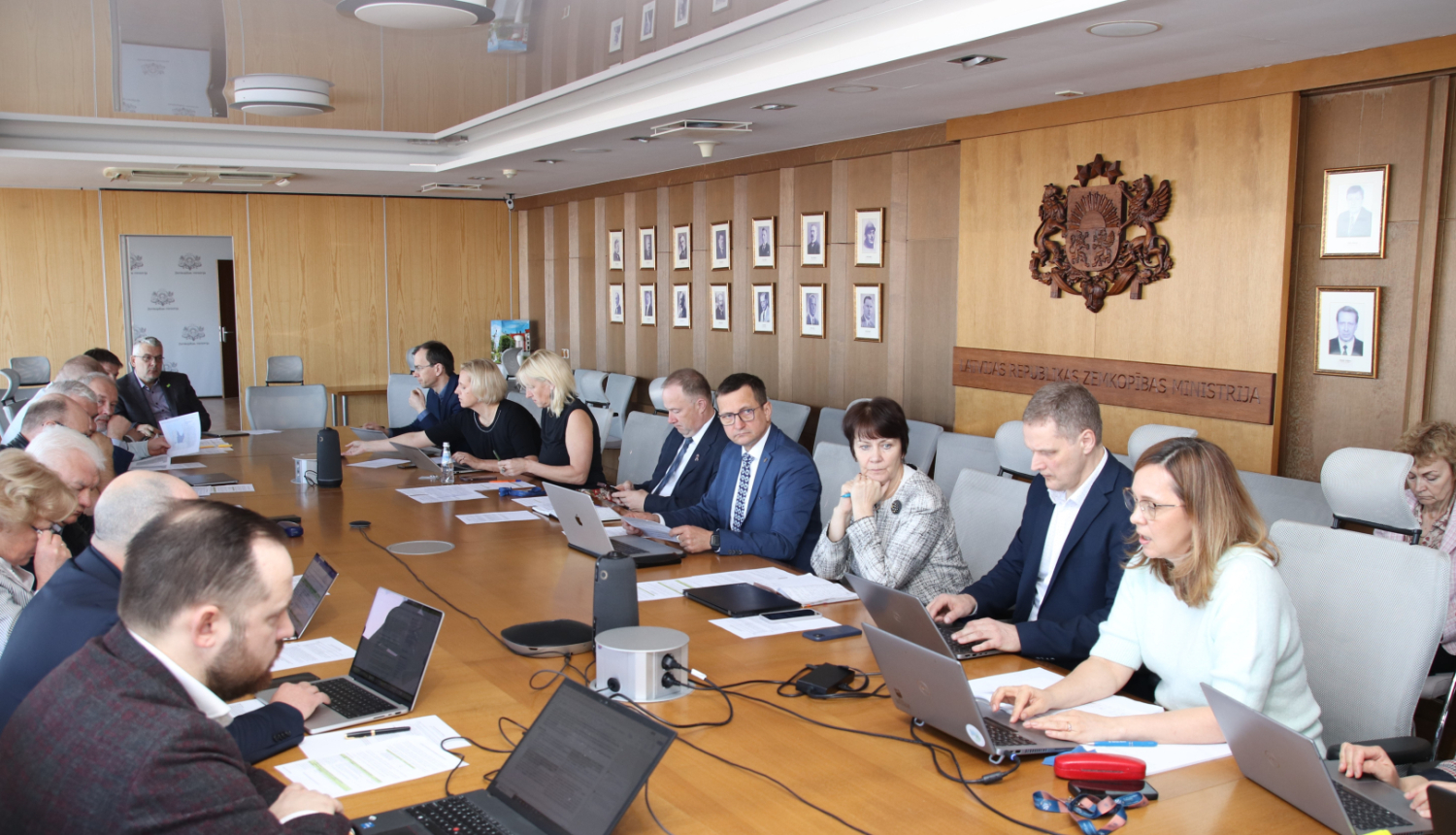 kopskats no Zemkopības ministrijas Lauksiamniecības konsultatīvās padomes sēdes