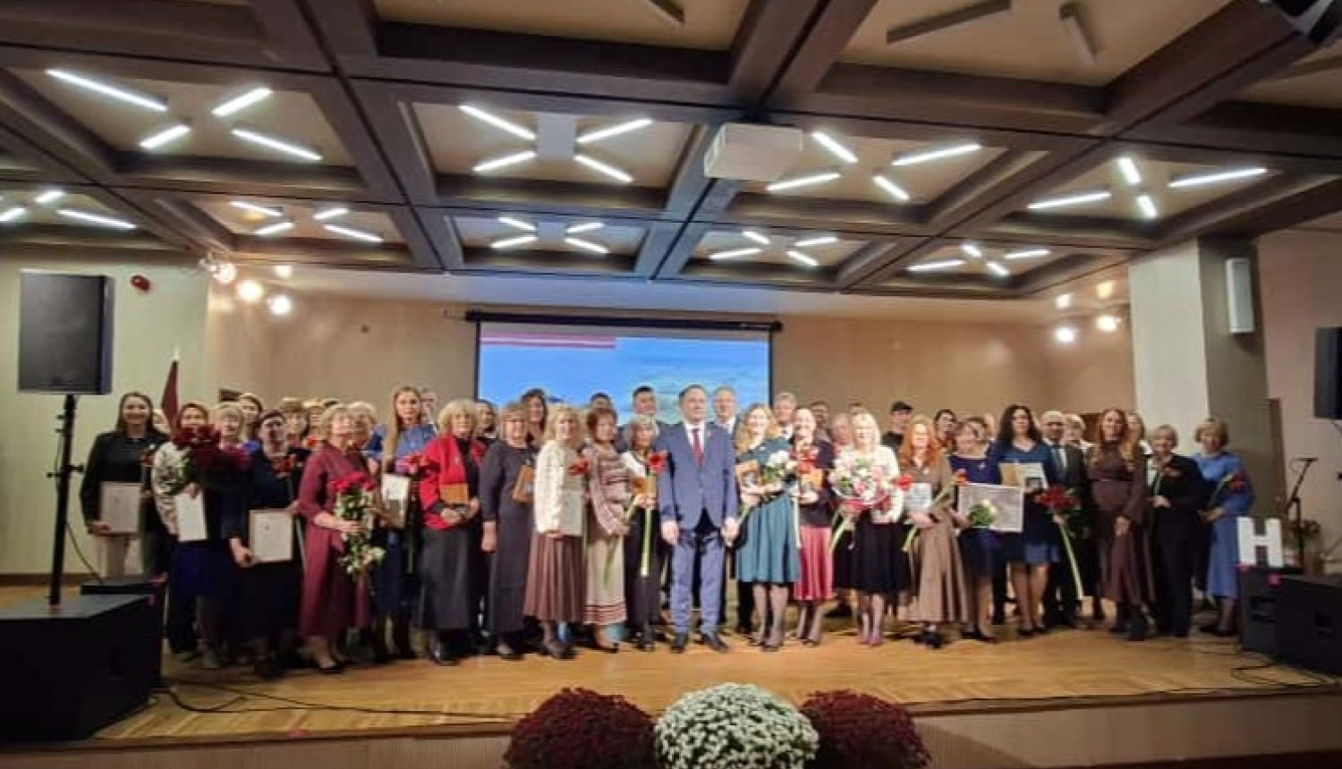 Apbalvoties darbinieki