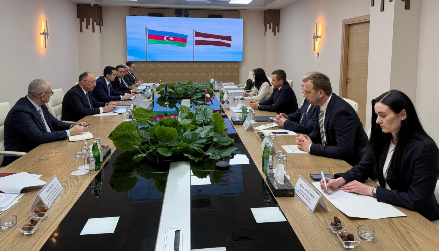 Zemkopības ministrs tiekas ar Azerbaidžānas Pārtikas nekaitīguma aģentūras vadību 