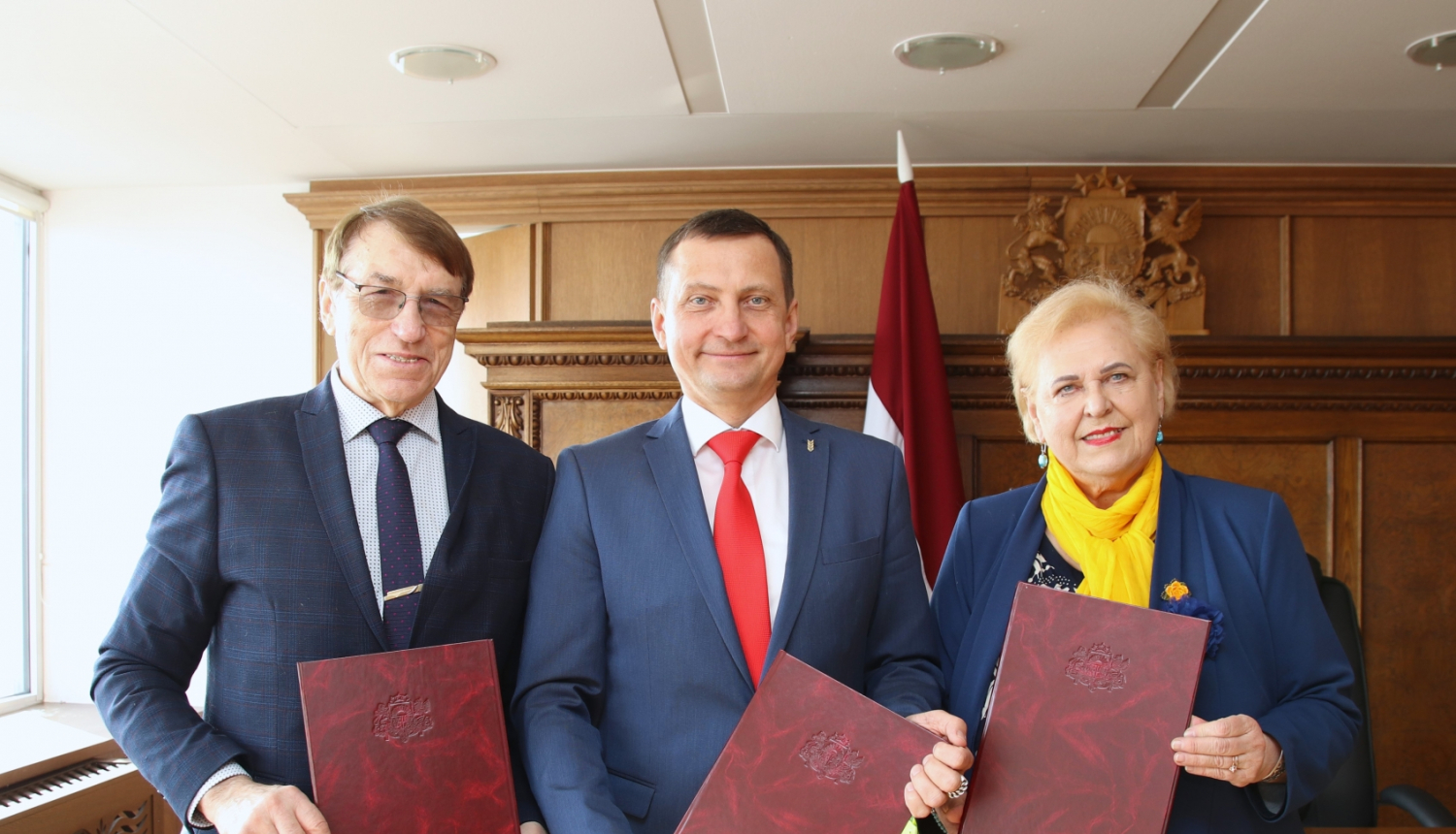 Zemkopības ministrs Armands Krauze, Latvijas Zinātņu akadēmijas prezidents Ivars Kalviņš un Latvijas Lauksaimniecības un meža zinātņu akadēmijas prezidente Baiba Rivža