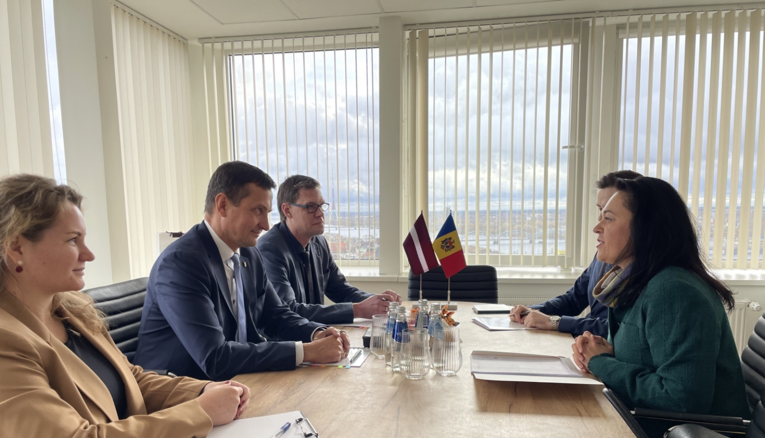 Minister of Agriculture Armands Krauze meeting with Ambassador of the Republic of Moldova to Latvia, Mihaela Mocanu.