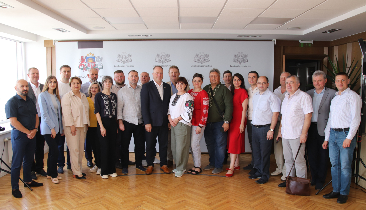 Latvijas un Ukraina delegācijas kopfoto