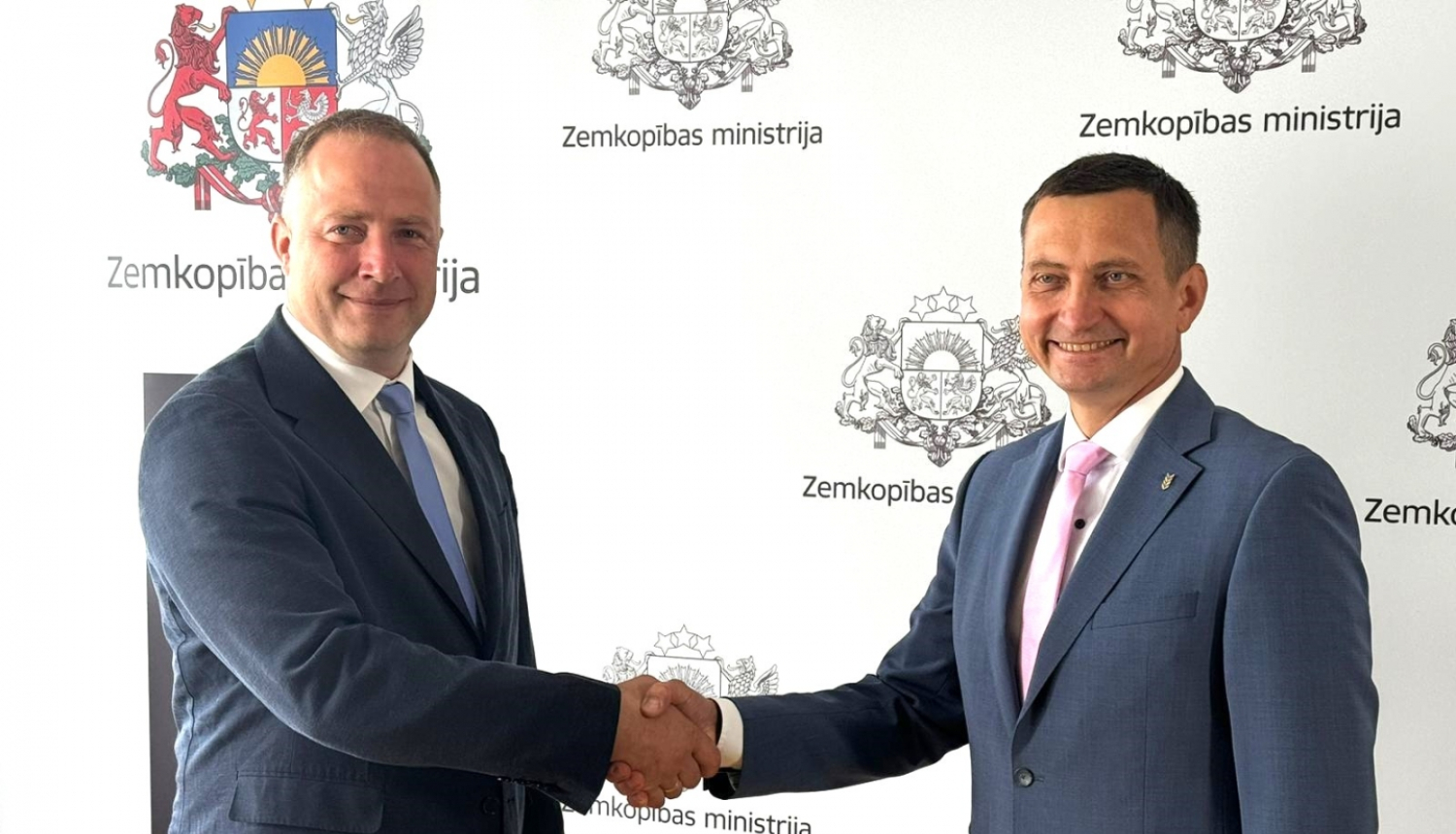 ZM valsts sekretārs Ģirts Krūmiņš un zemkopības ministrs Armands Krauze