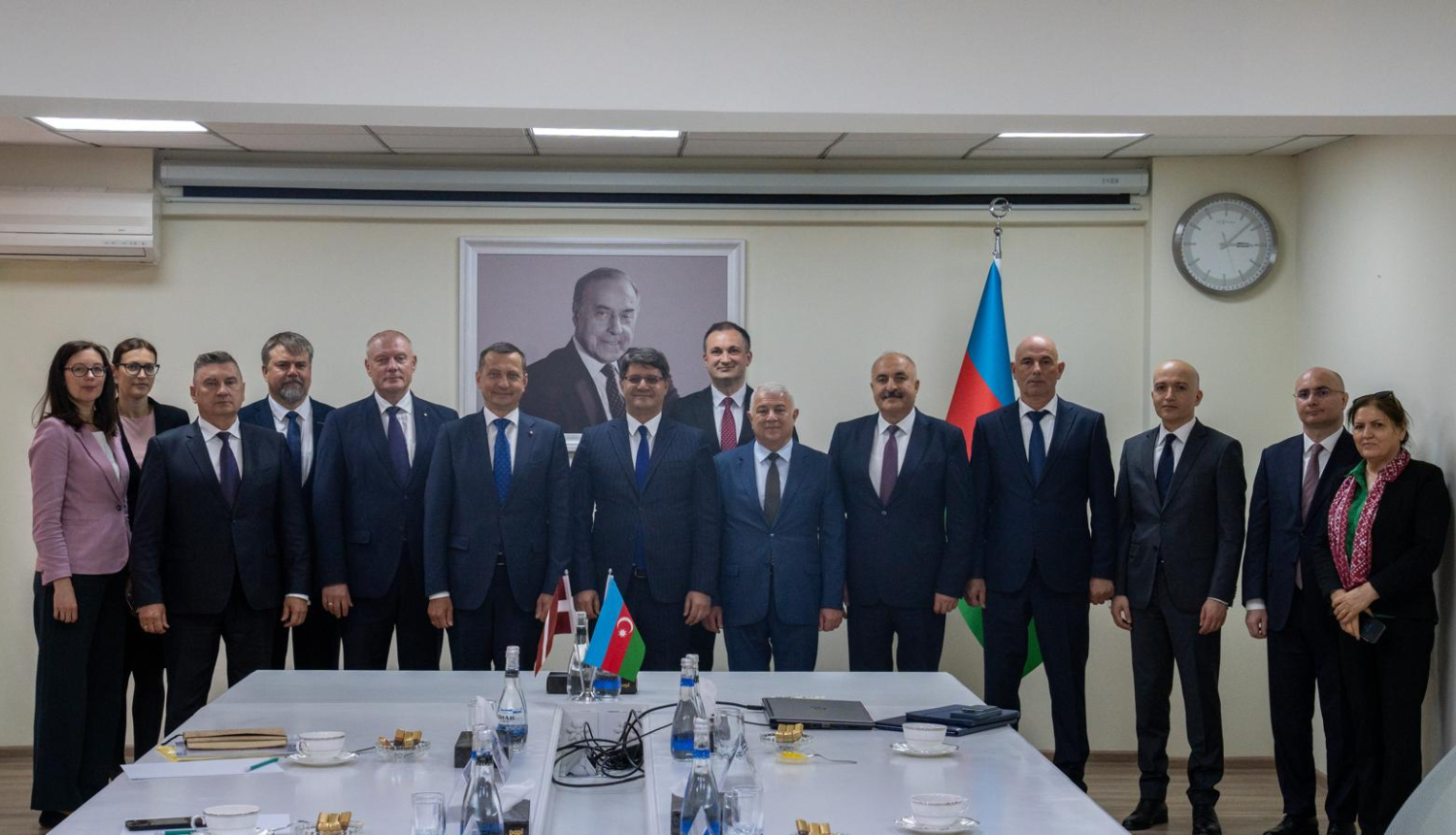 Zemkopības ministrs Armands Krauze darba vizītē Azerbaidžānā, delegāciju kopbilde