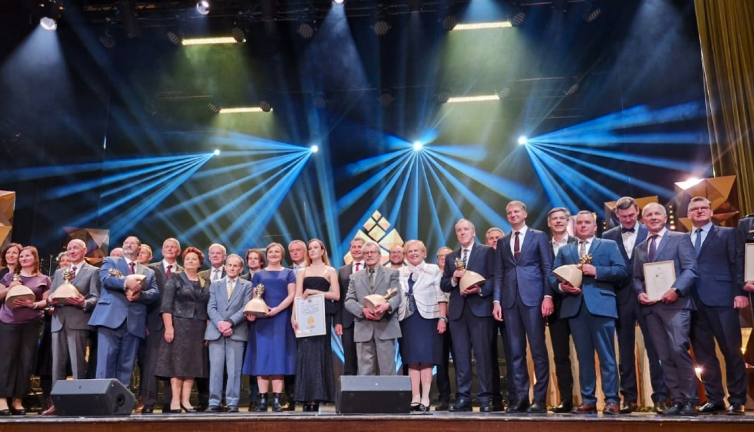 Zelta čiekura laureātu kopbilde