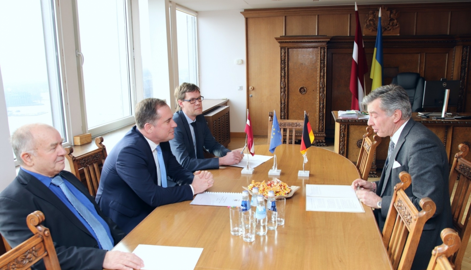 Zemkopības ministrs tiekas ar Vācijas vēstnieku